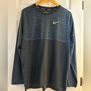 Nike Men's Blue Gradient Sweatshirt